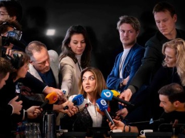 Dilan Yeşilgöz staat de pers te woord de dag na de verloren verkiezingen - DAVID VAN DAM